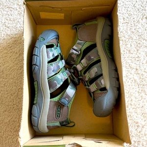 Keen- brand new size 1